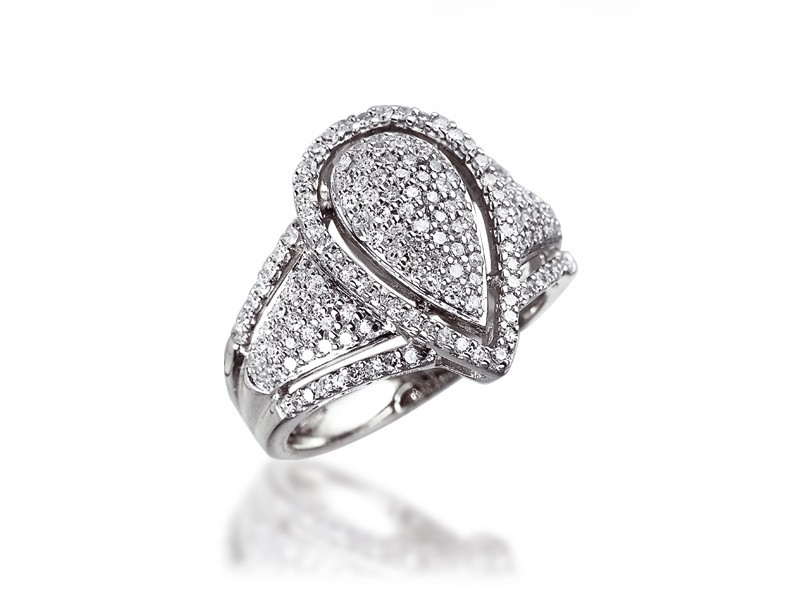 9ct White Gold Mens Ring with 0.65ct Diamonds.