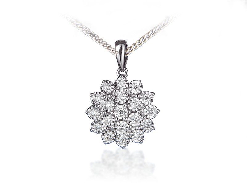 9ct White Gold Pendant with 0.25ct Diamonds. 