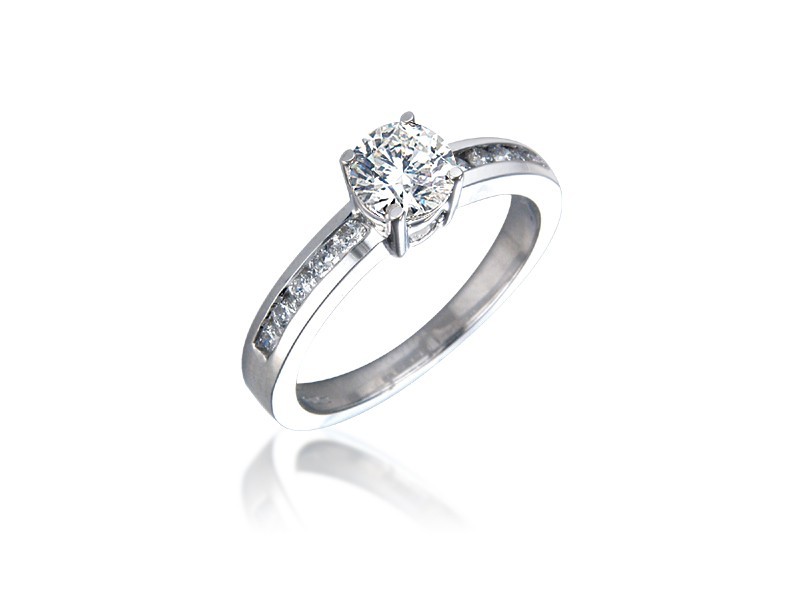 Platinum 0.75ct Diamonds Solitaire Engagement Ring