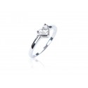 18ct White Gold ring with 0.33ct Diamonds.